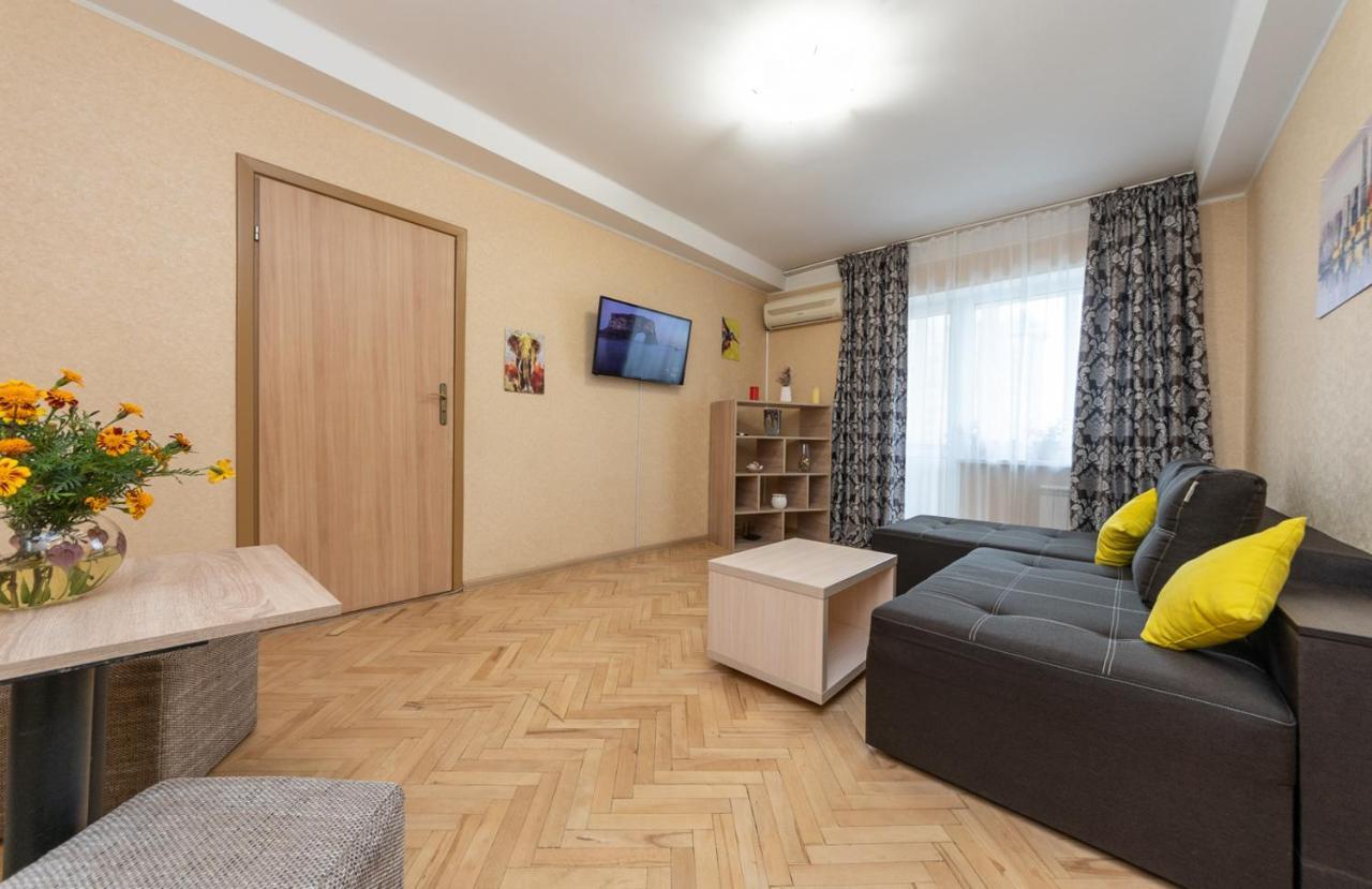 1 Bedroom Apart Near Metro Pecherska Киев Экстерьер фото